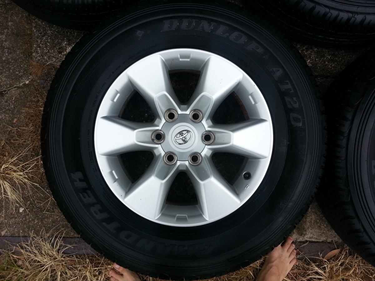 5X TOYOTA LAND CRUISER PRADO 150 WHEELS + DUNLOP GRANDTREKS 245/70/R17