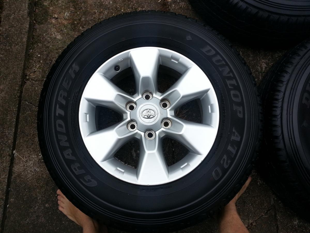 5X TOYOTA LAND CRUISER PRADO 150 WHEELS + DUNLOP GRANDTREKS 245/70/R17